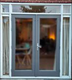 Hardhouten kozijn met openslaande tuindeuren, Doe-het-zelf en Verbouw, Kozijnen en Schuifpuien, Ophalen, Gebruikt, Deurkozijn