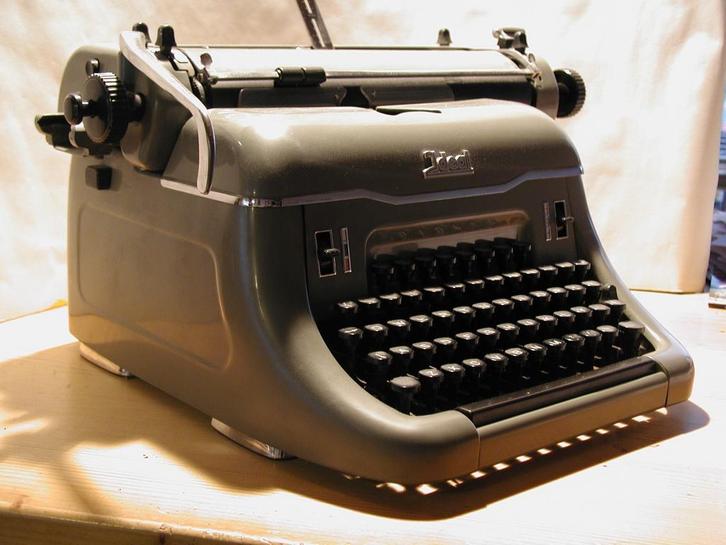 Ideal Model 10, Diversen, Typemachines, Zo goed als nieuw, Ophalen