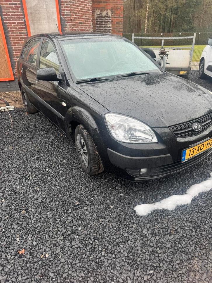 Kia Rio 1.4 HB 2007 Zwart airco apk, Auto's, Kia, Particulier, Rio, Benzine, C, Hatchback, Handgeschakeld, Origineel Nederlands