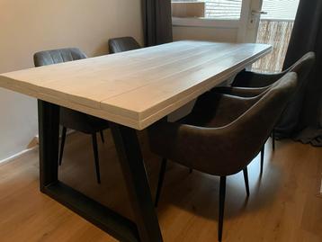 Nette Steigerhouten Eettafel beschikbaar voor biedingen