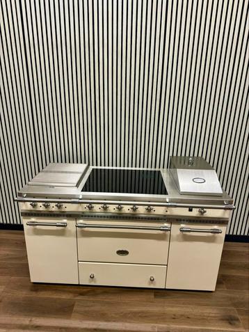 Luxe Lacanche Fornuis met 4 zones Lavagrill & Friteuse 150cm beschikbaar voor biedingen