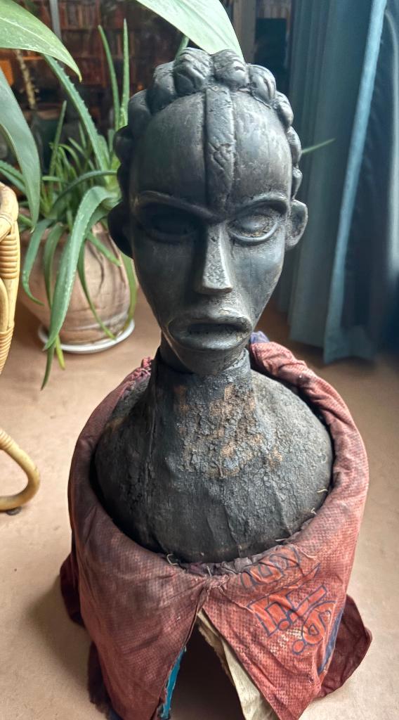 Hoofdtooi met houten hoofd, Bete volk, Nigeria, Antiek en Kunst, Kunst | Niet-Westerse kunst, Ophalen of Verzenden