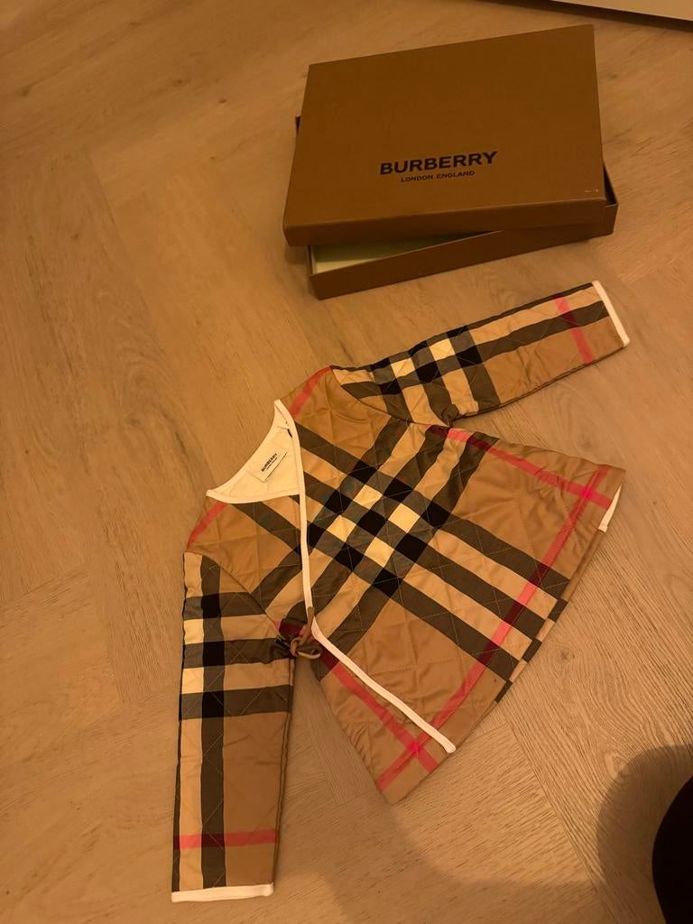 Burberry Vestje Maat 86 - Nieuw met Giftbox!, Kinderen en Baby's, Ophalen, Nieuw, Burberry, Jongetje of Meisje