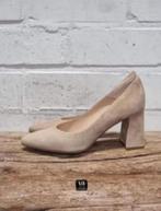 TIFFI - Prachtige suedeleren pumps maat 37 - Nieuw €165, Nieuw, Beige, TIFFI, Ophalen of Verzenden