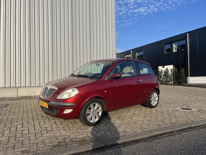 Lancia Ypsilon 1.2 16V 2003 Rood, Auto's, Lancia, Particulier, Ypsilon, ABS, Airbags, Airconditioning, Boordcomputer, Climate control