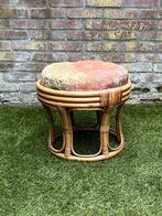 Rotan kruk bijzettafel voetenbank plantentafel rond vintage, Huis en Inrichting, Krukjes, Ophalen, Gebruikt