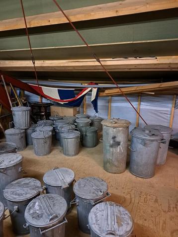 Partij Zinken vintage Retro vuilnisbakken beschikbaar voor biedingen