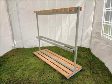 Kapstok op wielen  beschikbaar voor biedingen