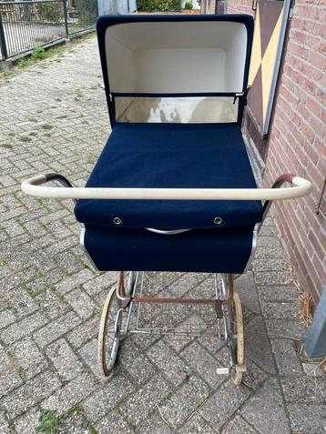 Vintage Kinderwagen - 1975 beschikbaar voor biedingen