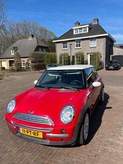Hele mooie Mini 1.6 16V Cooper R50 Rood 100% in orde, Auto's, Mini, Particulier, Cooper, Airbags, Airconditioning, Bluetooth, Centrale vergrendeling