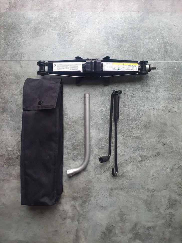 Reservewiel thuiskomer met krikset VW, Seat, Skoda, Audi, Auto-onderdelen, Overige Auto-onderdelen, Ophalen