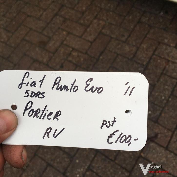 Fiat Punto EVO 5Drs 2011 2500104   Portier  Rechtsvoor of Re, Auto-onderdelen, Carrosserie en Plaatwerk, Deur, Gebruikt, Ophalen