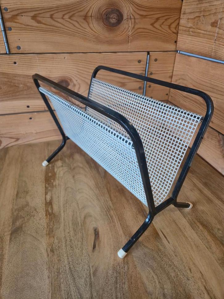 Pilastro lectuurbak (krantenbak) Nederland, Huis en Inrichting, Woonaccessoires | Krantenbakken en Lectuurbakken, Zo goed als nieuw