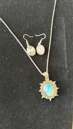 Nieuwe Ketting met hanger en oorbellen met maanstenen, Ophalen of Verzenden, Nieuw, Overige materialen