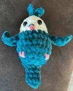 Gehaakte Parkiet, gehaakt met Chenille Draad - Nieuw!, Ophalen of Verzenden, Nieuw, Overige typen