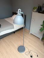 Grijze staande lamp van leenbakker, Ophalen, Zo goed als nieuw, 150 tot 200 cm
