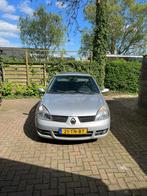 Renault Clio 1.2 16V Autbas E4 2006 Grijs, Auto's, Origineel Nederlands, Te koop, Zilver of Grijs, 5 stoelen