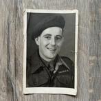 Foto britse soldaat met naam WO2, Verzamelen, Militaria | Tweede Wereldoorlog, Ophalen of Verzenden, Engeland
