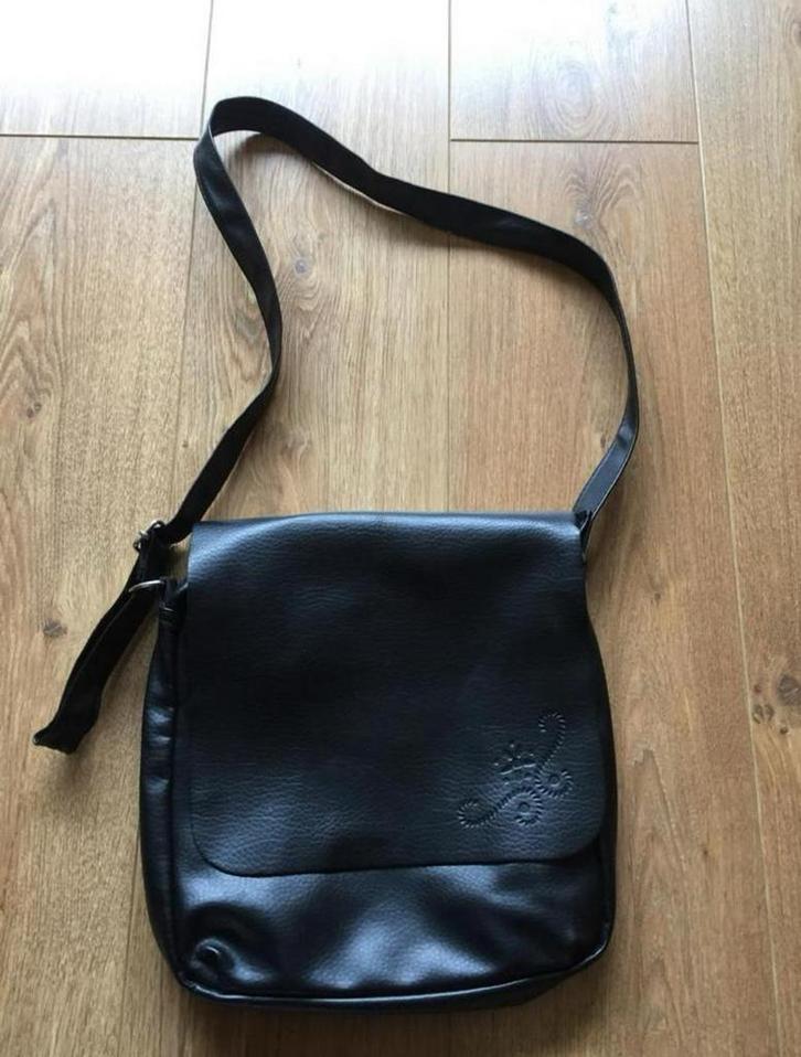 Schoudertas zwart, Sieraden, Tassen en Uiterlijk, Tassen | Schoudertassen, Zo goed als nieuw, Zwart, Ophalen of Verzenden