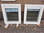 Twee draaikiepkozijnen met ventilatieroosters kunststof, Kunststof, Raamkozijn, Zo goed als nieuw, Ophalen