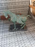 Bronzen paard sculptuur op marmeren voet, Ophalen of Verzenden