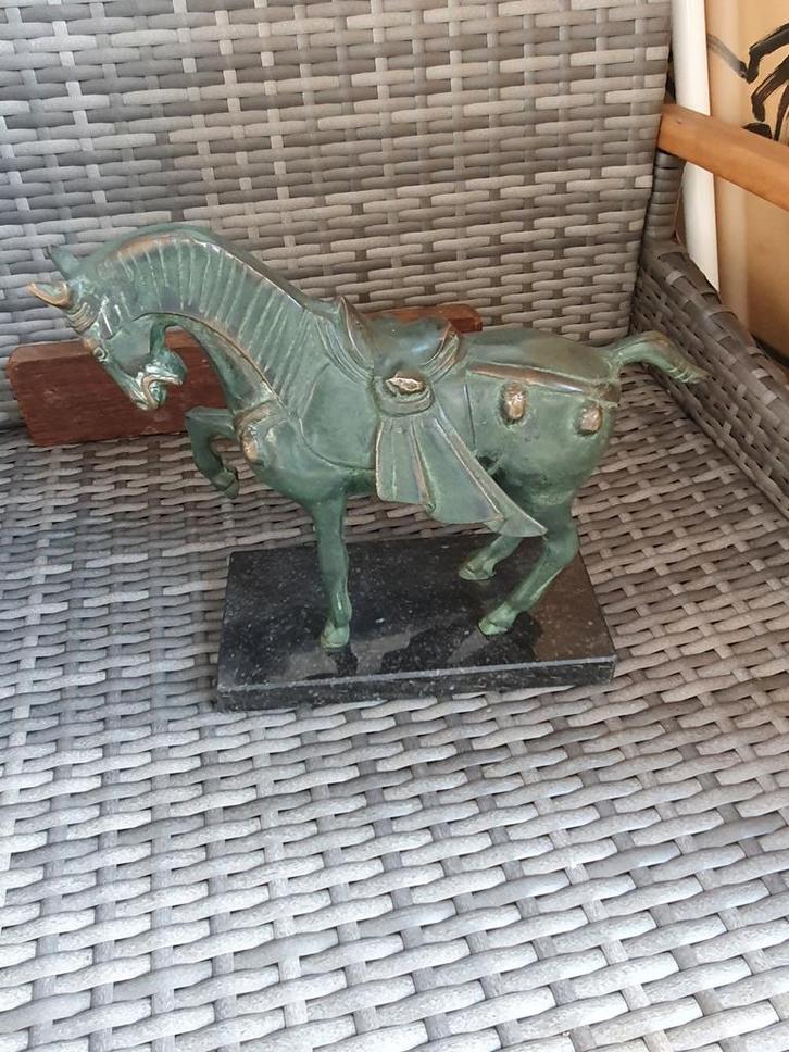 Bronzen paard sculptuur op marmeren voet, Antiek en Kunst, Kunst | Beelden en Houtsnijwerken, Ophalen of Verzenden