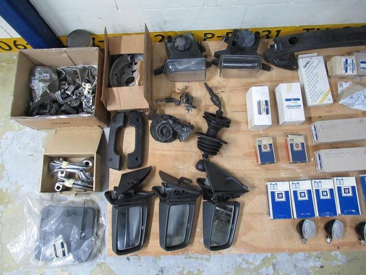 Opel onderdelen garage opruiming, Auto-onderdelen, Klein materiaal, Opel, Nieuw, Ophalen