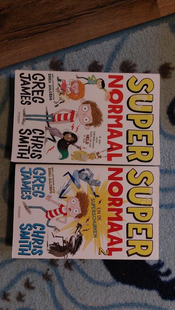 2 Super Super Normaal Kinderboeken, Boeken, Ophalen of Verzenden, Zo goed als nieuw, Chris Smith & Greg James, Fictie algemeen