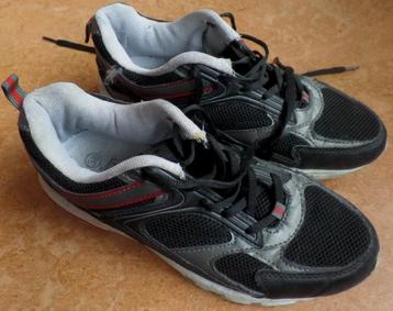 Sportschoenen Gympen zwart maat 38 beschikbaar voor biedingen