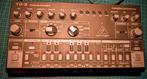 Behringer TD-3 BK met blackrat distortion, Muziek en Instrumenten, Synthesizers, Overige merken, Zo goed als nieuw, Met midi-aansluiting