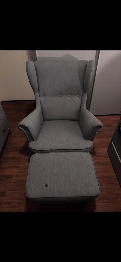 Grijze fauteuil met voetenbank - Zo goed als nieuw, Huis en Inrichting, Fauteuils, Gebruikt, 75 tot 100 cm, Ophalen of Verzenden