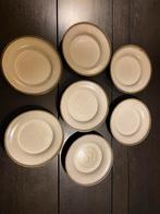 Van keramiste Lucie Q Bakker 7 diepe borden. Mosgroen Gaaf., Huis en Inrichting, Keuken | Servies, Keramiek, Ophalen of Verzenden