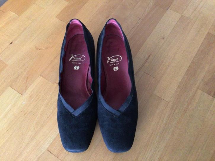 Zwarte damesschoen pump Figini, Kleding | Dames, Schoenen, Zo goed als nieuw, Schoenen met lage hakken, Zwart, Ophalen of Verzenden