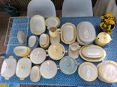 Pastel servies v Regout /Royal Sphinx Maastricht, Antiek en Kunst, Antiek | Servies compleet, Ophalen of Verzenden