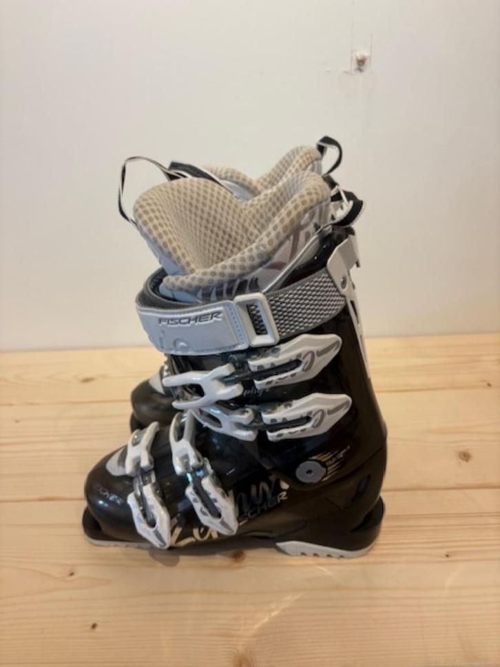 Fischer Zephir W10 Dames skischoenen maat 23,5 (37) Gebruikt, Sport en Fitness, Skiën en Langlaufen, Gebruikt, Schoenen, Skiën