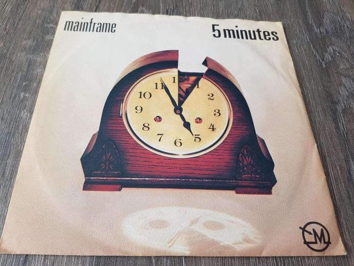 Single Mainframe / 5 minutes / i.z.g.s., Cd's en Dvd's, Vinyl Singles, Zo goed als nieuw, Single, Pop, 7 inch, Ophalen of Verzenden