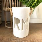 Rivièra Maison RM windlicht wit steen met rattan, Huis en Inrichting, Woonaccessoires | Kandelaars en Kaarsen, Minder dan 25 cm