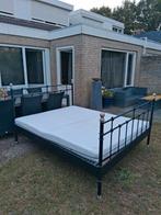 Bed met lattenbodem en matras. 170x210, Ophalen, Zo goed als nieuw, Eenpersoons, Hout