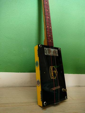 Cigar Box Gitaar met humbucker pickup beschikbaar voor biedingen