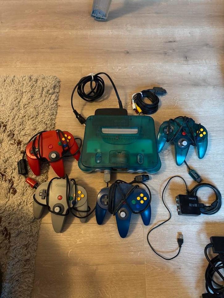 Nintendo 64 Clear Blue + 4 Controllers + 9 Games, Spelcomputers en Games, Games | Nintendo 64, Gebruikt, Racen en Vliegen, 3 spelers of meer