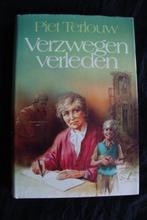 VERZWEGEN VERLEDEN door Piet Terlouw, Ophalen of Verzenden, Gelezen, Nederland