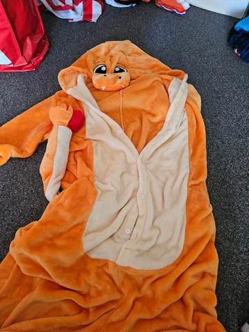 Pokemon charmander onsie beschikbaar voor biedingen
