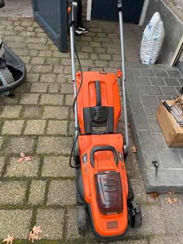 Black+Decker Grasmaaier met 2 Accu's beschikbaar voor biedingen