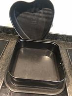 2 Bakvormen: Springvorm Hart & Vierkant, Ophalen of Verzenden, Gebruikt