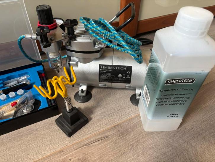 Timbertech Airbrush Set + Amsterdam Verf, Hobby en Vrije tijd, Schilderen, Gebruikt, Airbrush en Toebehoren, Ophalen