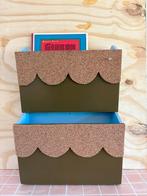 Boekenkastje met prikboard - groen/blauw - B36 x H48, Huis en Inrichting, Kasten | Boekenkasten, Zo goed als nieuw, Minder dan 100 cm