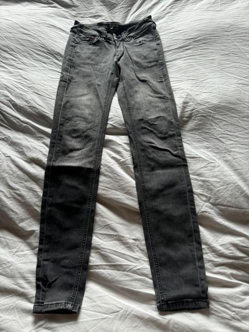 +Hilfiger Denim donkergrijze skinny spijkerbroek. Maat 26/30, Kleding | Dames, Spijkerbroeken en Jeans, Zo goed als nieuw, W27 (confectie 34) of kleiner