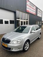 Skoda Octavia 1.4 TSI 90KW Combi 2011 Grijs MOOI AUTO, Voorwielaandrijving, Euro 5, Zwart, 4 cilinders