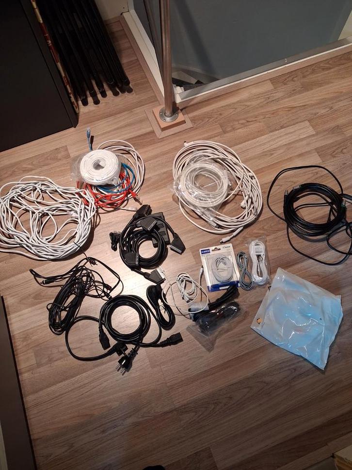Diverse verzameling snoeren en kabels, Computers en Software, Pc- en Netwerkkabels, Gebruikt, Ophalen of Verzenden