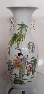 Chinese vaas republiek periode 58cm., Gebruikt, Overige kleuren, 50 tot 75 cm, Aardewerk of Porselein